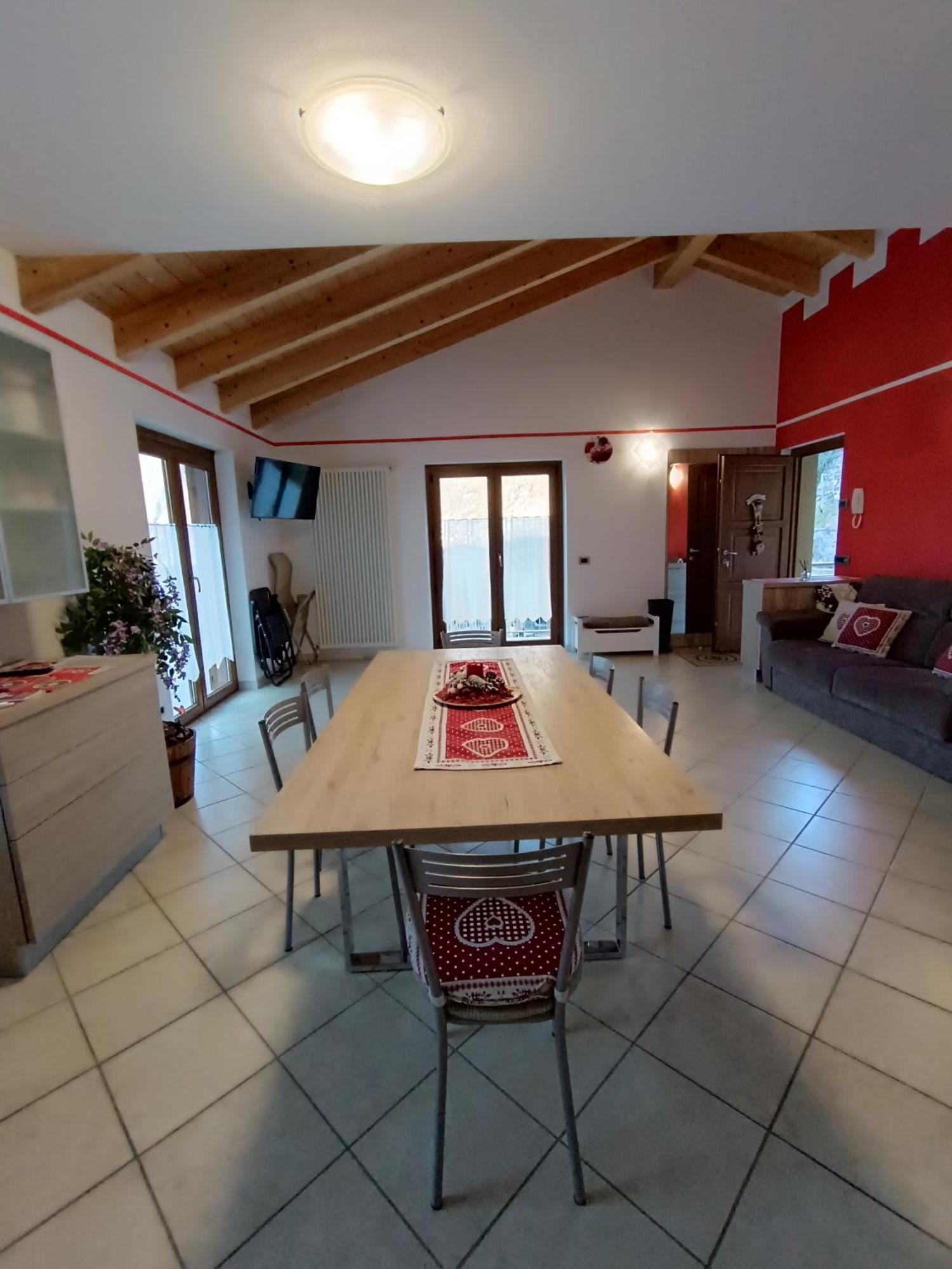 Pisolo Selvaggio Daire Tirano Oda fotoğraf